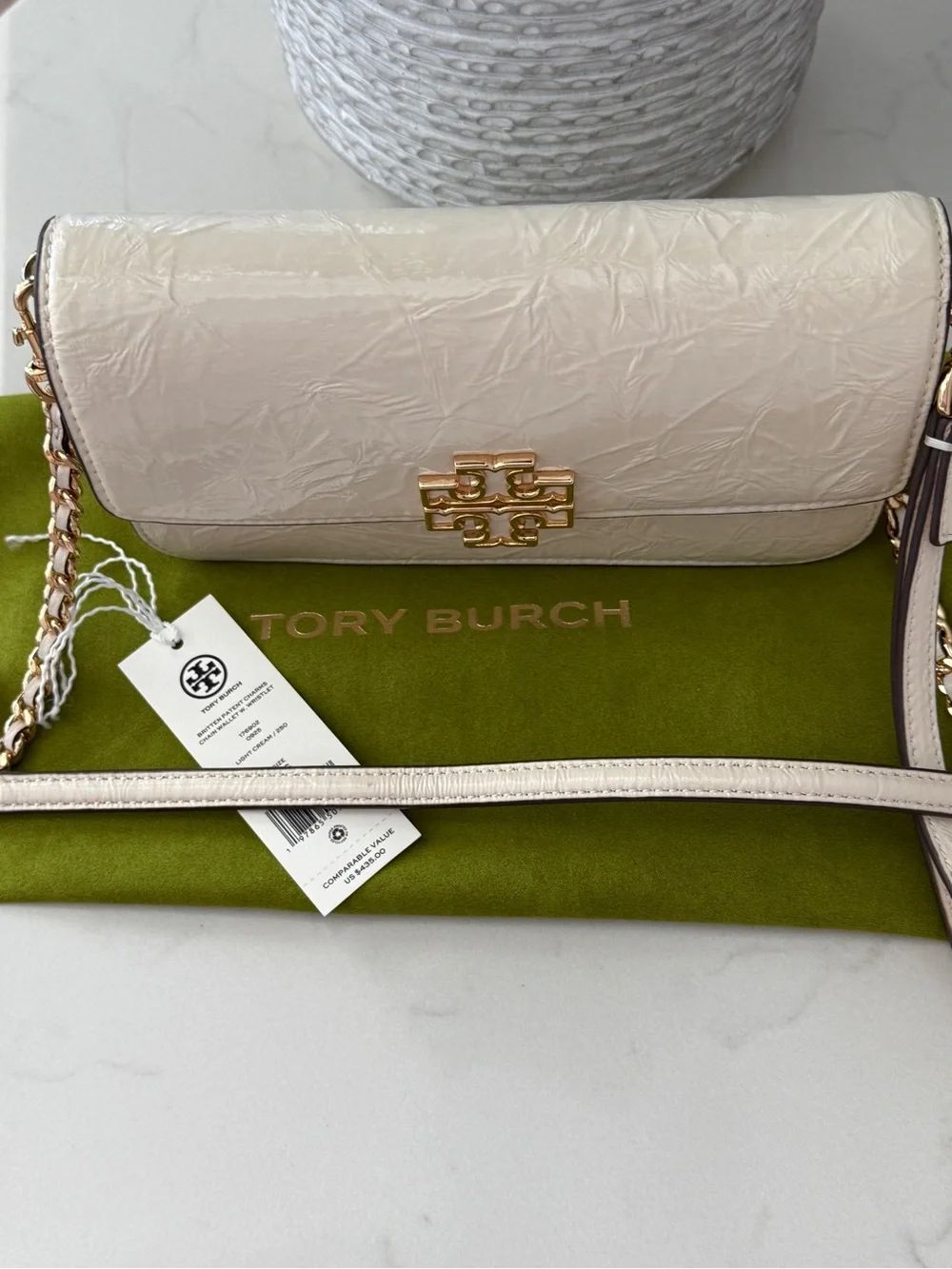 Tory Burch crinkle Cream patent leather Logo Crossbody/wristlet strap Preloved